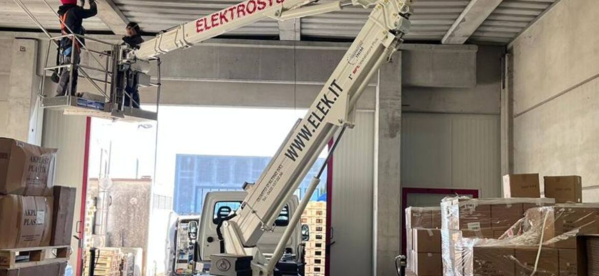 Ditte elettriche VS elettricista fai da te